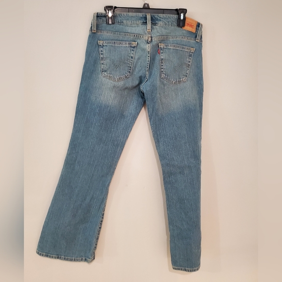 Levis - Picture 3 of 3